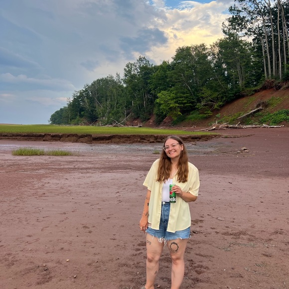 Meet your Posher, Kate - Picture 1 of 1